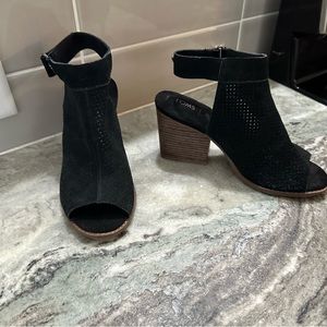 TOMS Women Black Heeled Sandals Size 7.5